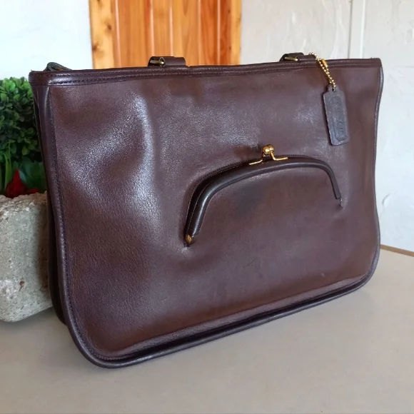 COACH BONNIE CASHIN "Watermelon Tote" Brown Leather Kiss Lock Bag, early 1970s. - Picture 3 of 14